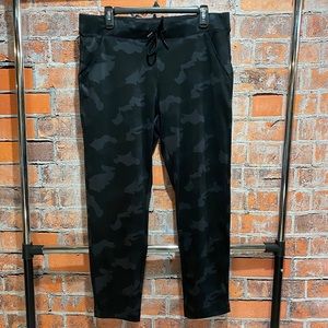 Yogalicious camo joggers